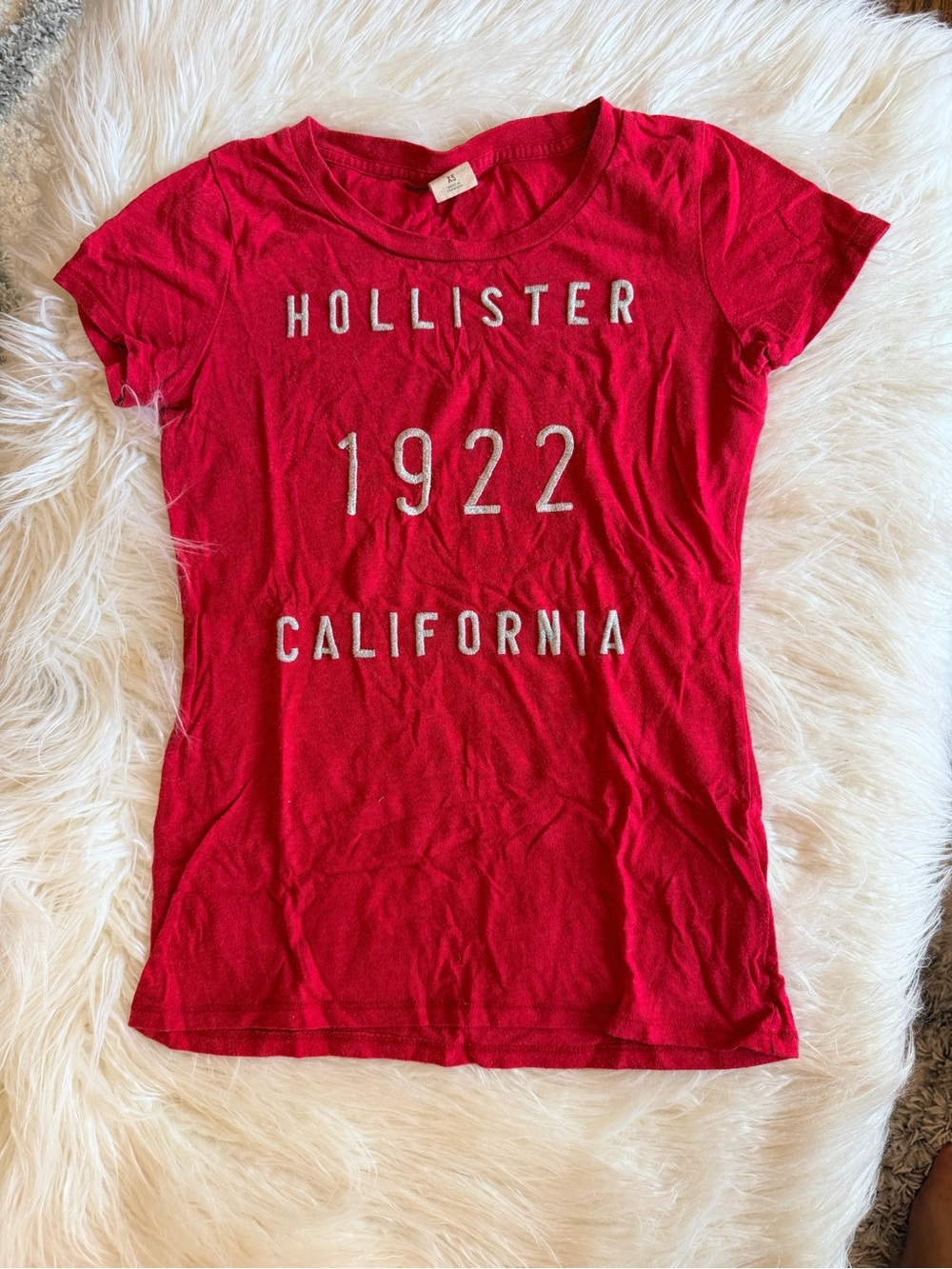 Hollister Red '1922 California' Short Sleeve Graphic Tee